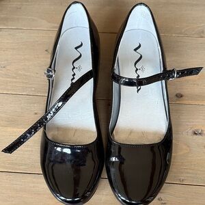 Nina Shiny Black Dress Shoes